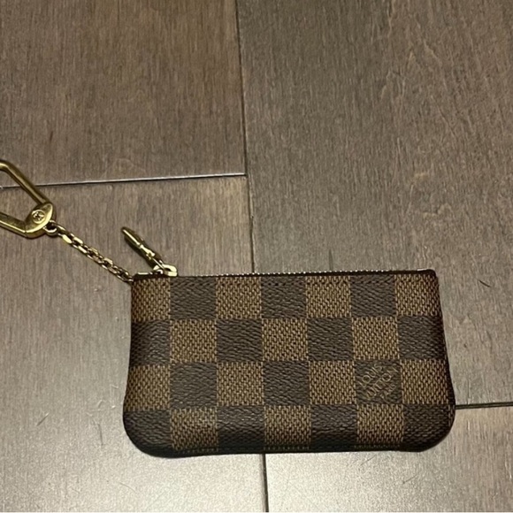 Authentic Damier Ebene Louis Vuitton Key Pouch. - Picture 3 of 10